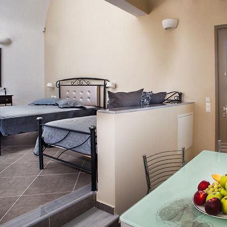 Santa Rinoula Suites Sea Sunset Views Adults Only Megalochori  Buitenkant foto