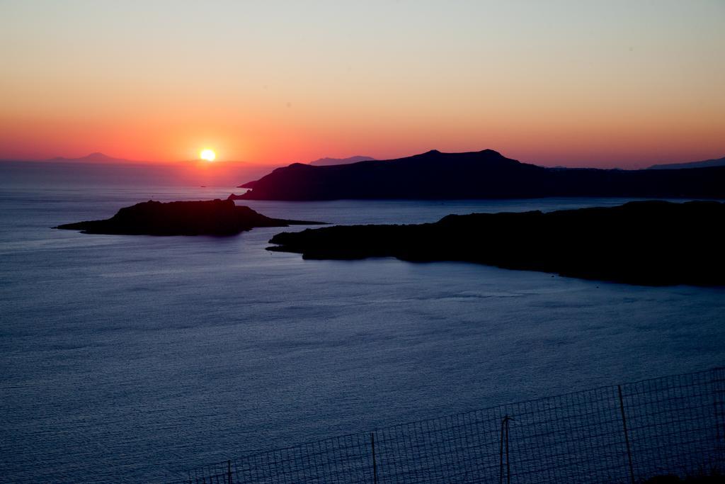 Santa Rinoula Suites Sea Sunset Views Adults Only Megalochori  Buitenkant foto