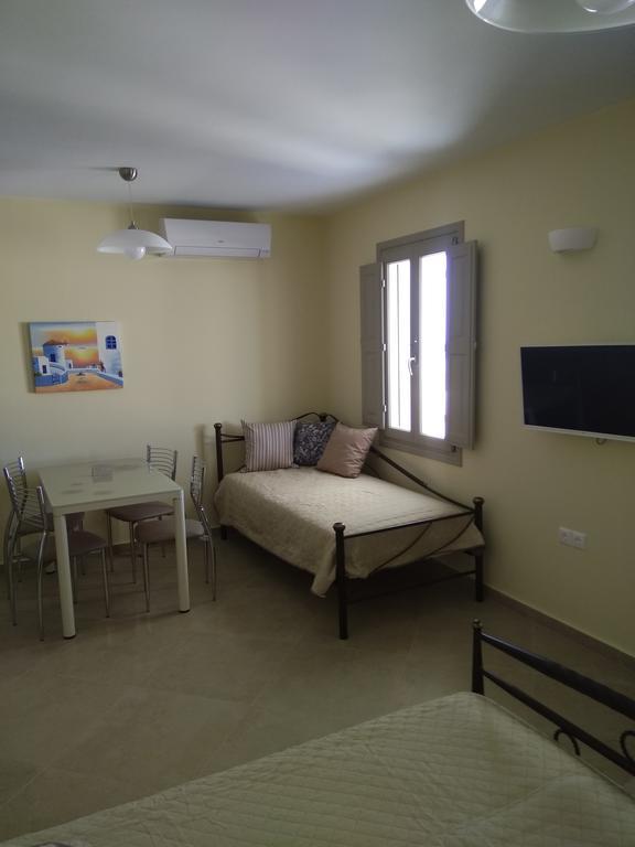 Santa Rinoula Suites Sea Sunset Views Adults Only Megalochori  Kamer foto